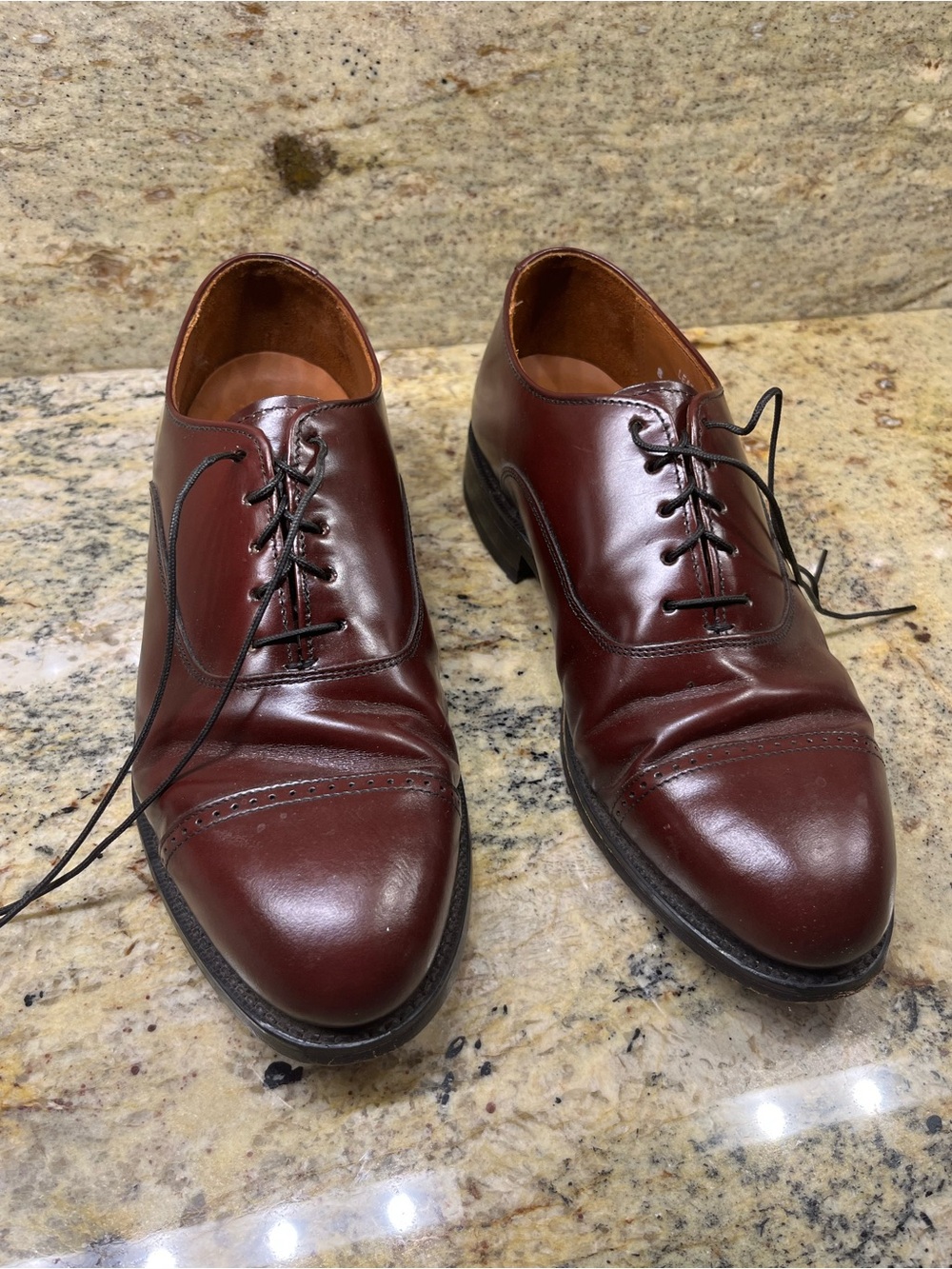Men's Burgundy Leather Cap-Toe Oxford Dress Shoes - Size 8